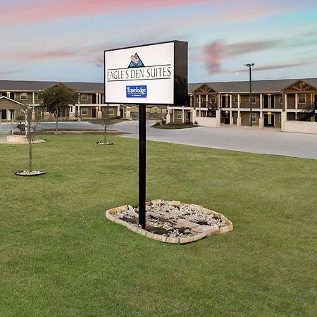 Eagle'S Den Suites Cotulla A Travelodge By Wyndham Exteriér fotografie